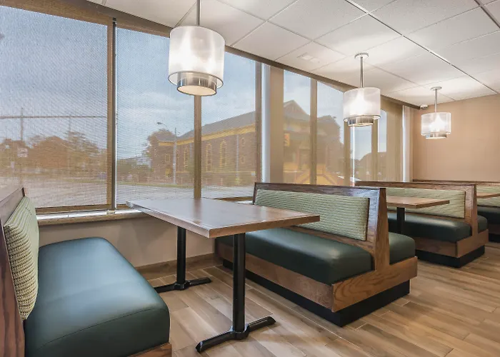 Quality Inn & Suites Downtown