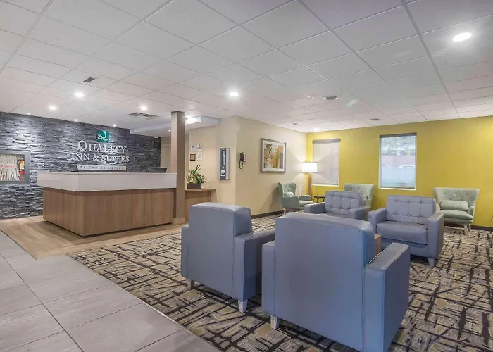 Quality Inn & Suites Downtown