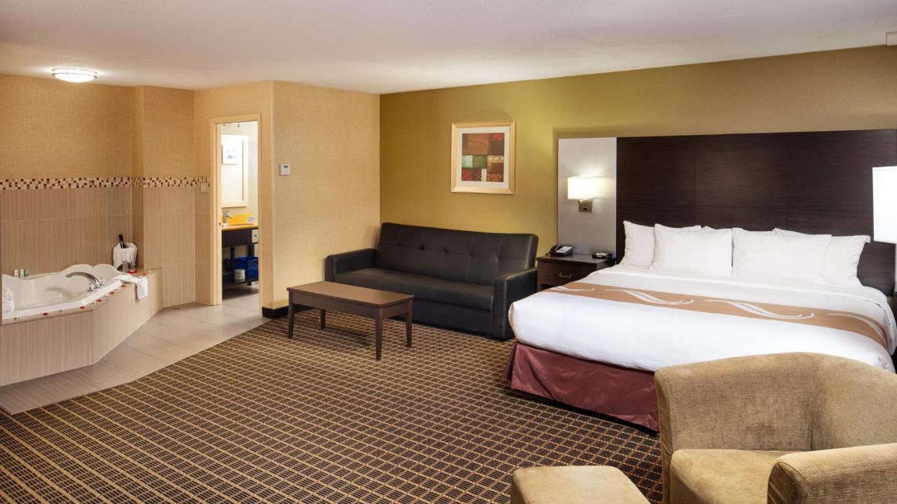 Quality & Downtown Hotel